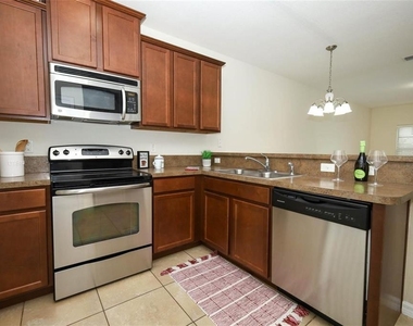 5221 Windsor Lake Circle - Photo Thumbnail 6