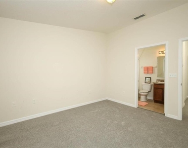 5221 Windsor Lake Circle - Photo Thumbnail 15