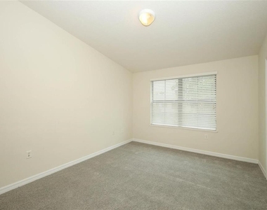 5221 Windsor Lake Circle - Photo Thumbnail 10