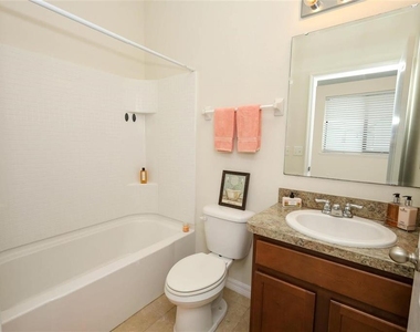 5221 Windsor Lake Circle - Photo Thumbnail 16