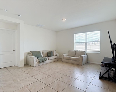 3956 E Magenta Place - Photo Thumbnail 8