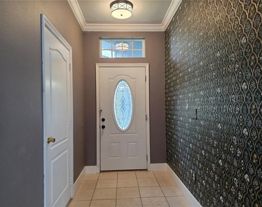 4908 Waterside Pointe Circle - Photo Thumbnail 4