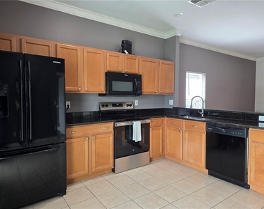 4908 Waterside Pointe Circle - Photo Thumbnail 10