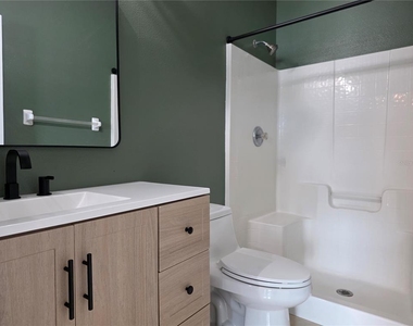 4908 Waterside Pointe Circle - Photo Thumbnail 17