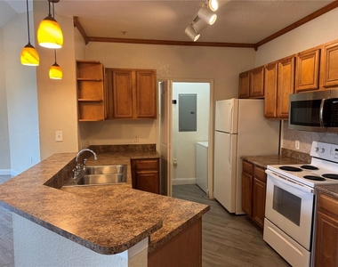 6149 Metrowest Boulevard - Photo Thumbnail 5