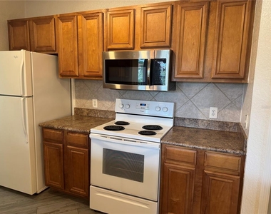 6149 Metrowest Boulevard - Photo Thumbnail 6