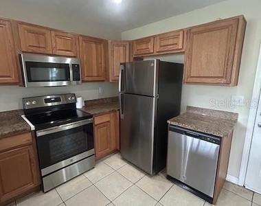 106 Garrison Drive - Photo Thumbnail 5