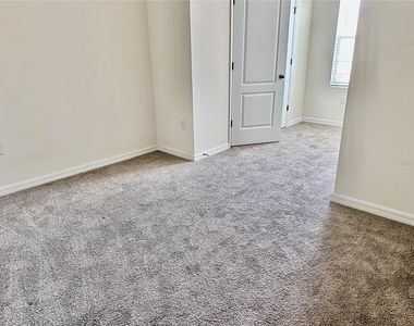 1026 Lido Drive - Photo Thumbnail 2