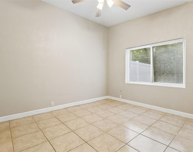 255 Ashwood Drive - Photo Thumbnail 13