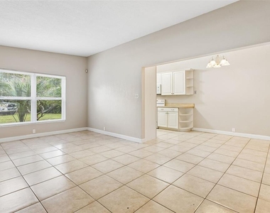 255 Ashwood Drive - Photo Thumbnail 6