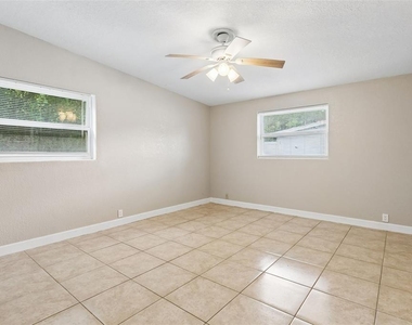 255 Ashwood Drive - Photo Thumbnail 12