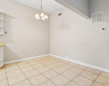 255 Ashwood Drive - Photo Thumbnail 7
