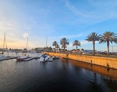 2068 Dixie Ave - Photo Thumbnail 2