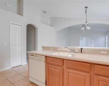 9983 Brodbeck Boulevard - Photo Thumbnail 13