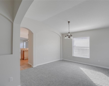 9983 Brodbeck Boulevard - Photo Thumbnail 4
