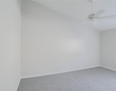 9983 Brodbeck Boulevard - Photo Thumbnail 28