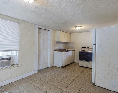 113 W Hanlon Street - Photo Thumbnail 3