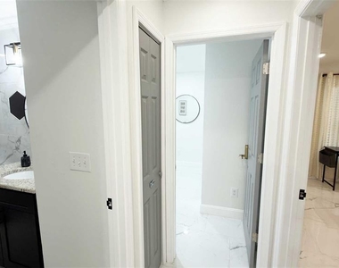 1414 E Harding Street - Photo Thumbnail 16