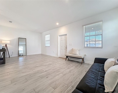 3077 Ella Way - Photo Thumbnail 5