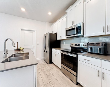 3077 Ella Way - Photo Thumbnail 12