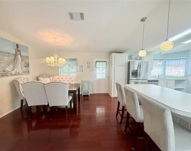 8713 E 28th Avenue - Photo Thumbnail 13