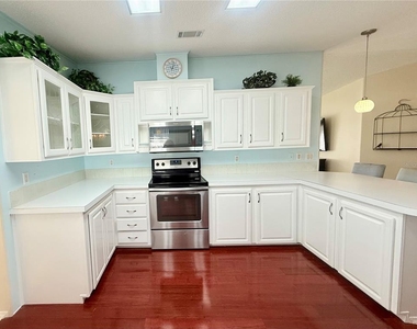 8713 E 28th Avenue - Photo Thumbnail 10