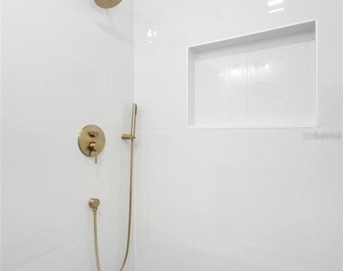 263 Williams Avenue - Photo Thumbnail 16