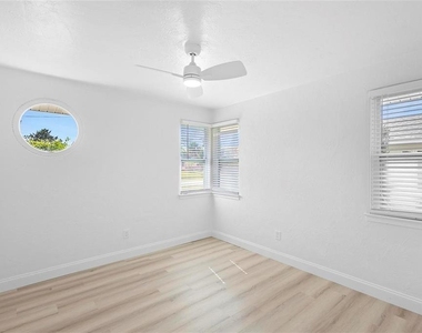 263 Williams Avenue - Photo Thumbnail 14
