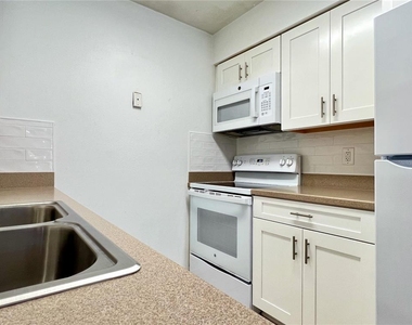 1607 Baltimore Avenue - Photo Thumbnail 5