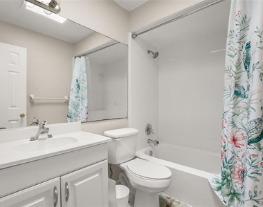 747 Monroe Harbor Place - Photo Thumbnail 14