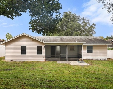 747 Monroe Harbor Place - Photo Thumbnail 23