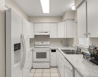 747 Monroe Harbor Place - Photo Thumbnail 6