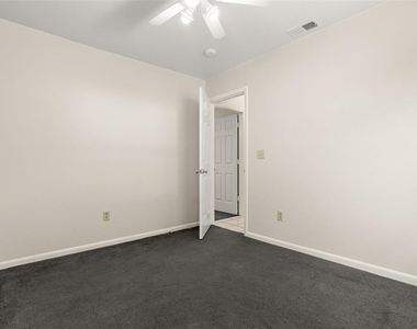 747 Monroe Harbor Place - Photo Thumbnail 16