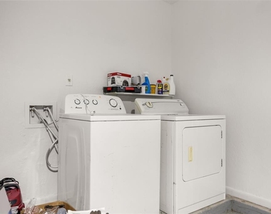 747 Monroe Harbor Place - Photo Thumbnail 19