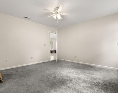 747 Monroe Harbor Place - Photo Thumbnail 12