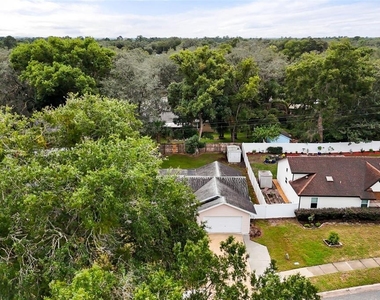 747 Monroe Harbor Place - Photo Thumbnail 27