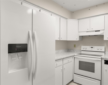 747 Monroe Harbor Place - Photo Thumbnail 8