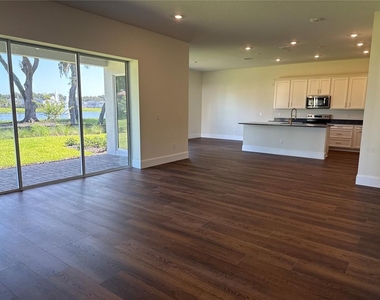 16645 Lone Oak Circle - Photo Thumbnail 12