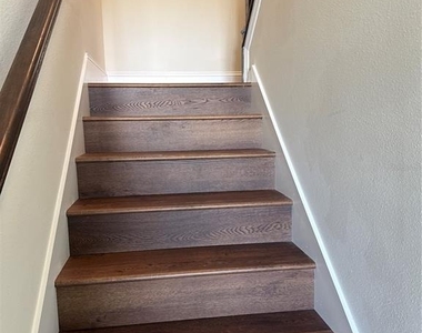 16645 Lone Oak Circle - Photo Thumbnail 15