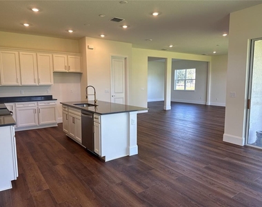 16645 Lone Oak Circle - Photo Thumbnail 8