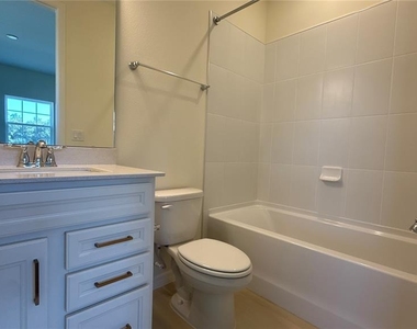 16645 Lone Oak Circle - Photo Thumbnail 34