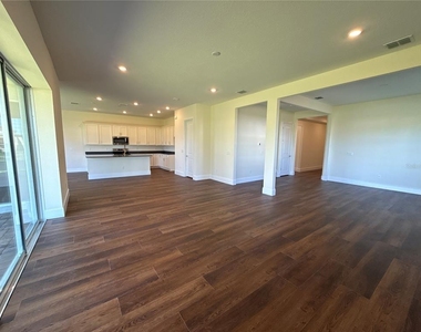 16645 Lone Oak Circle - Photo Thumbnail 5
