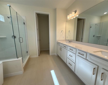 16645 Lone Oak Circle - Photo Thumbnail 26