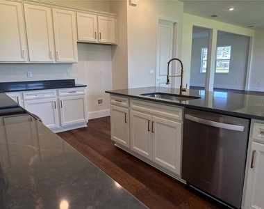 16645 Lone Oak Circle - Photo Thumbnail 14