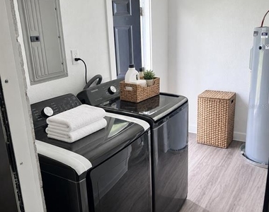 3710 Catalina Drive - Photo Thumbnail 5