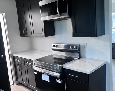 3710 Catalina Drive - Photo Thumbnail 2