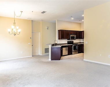 6438 S Goldenrod Road - Photo Thumbnail 5