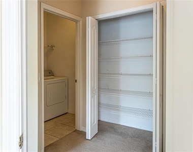 6438 S Goldenrod Road - Photo Thumbnail 11