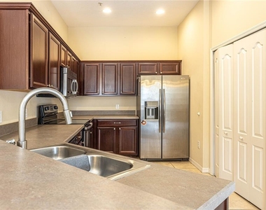 6438 S Goldenrod Road - Photo Thumbnail 8