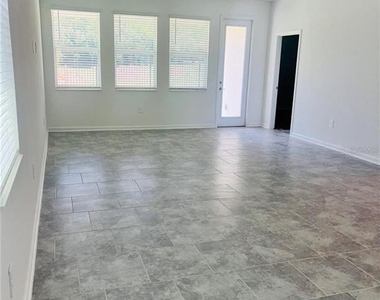 4173 Jespersen Street - Photo Thumbnail 5